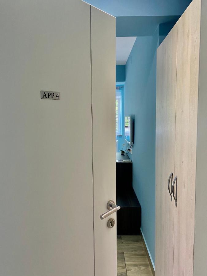 Iris Apartment *