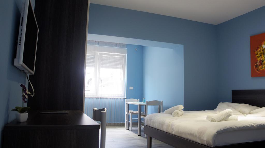 Iris Apartment *