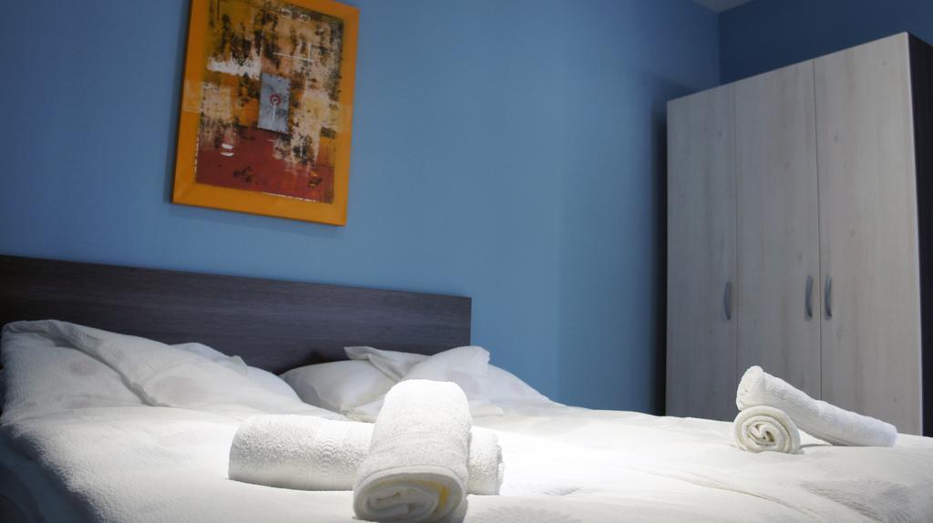 Iris Apartment *